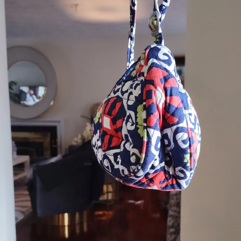 Vera Bradley Blue and Red Patterned Small Shoulder Bag With Coin Pouch - Picture 3 of 11